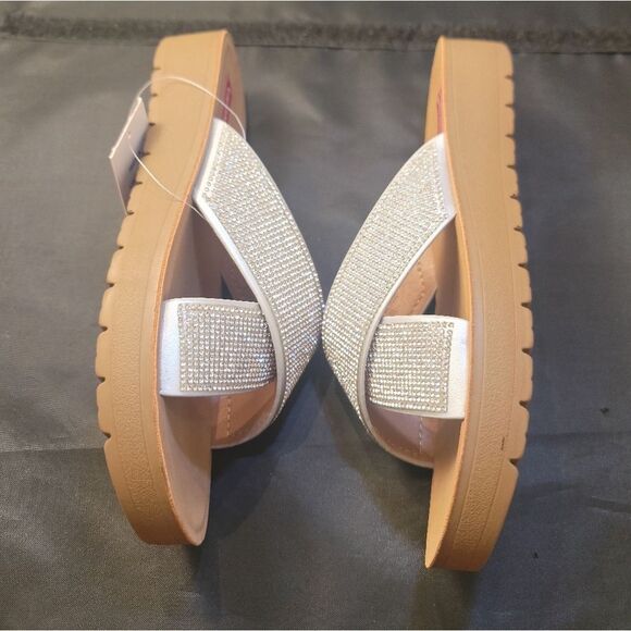 BRAND NEW UNIONBAY  CRISSCROSS RHINESTONE SILVER SANDALS - Picture 5 of 14